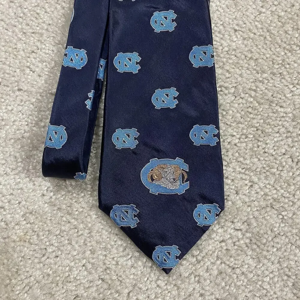 VTG UNC Tie Mens Blue Silk Tar Heels Logo Carolina Tar Heels AOP Preppy